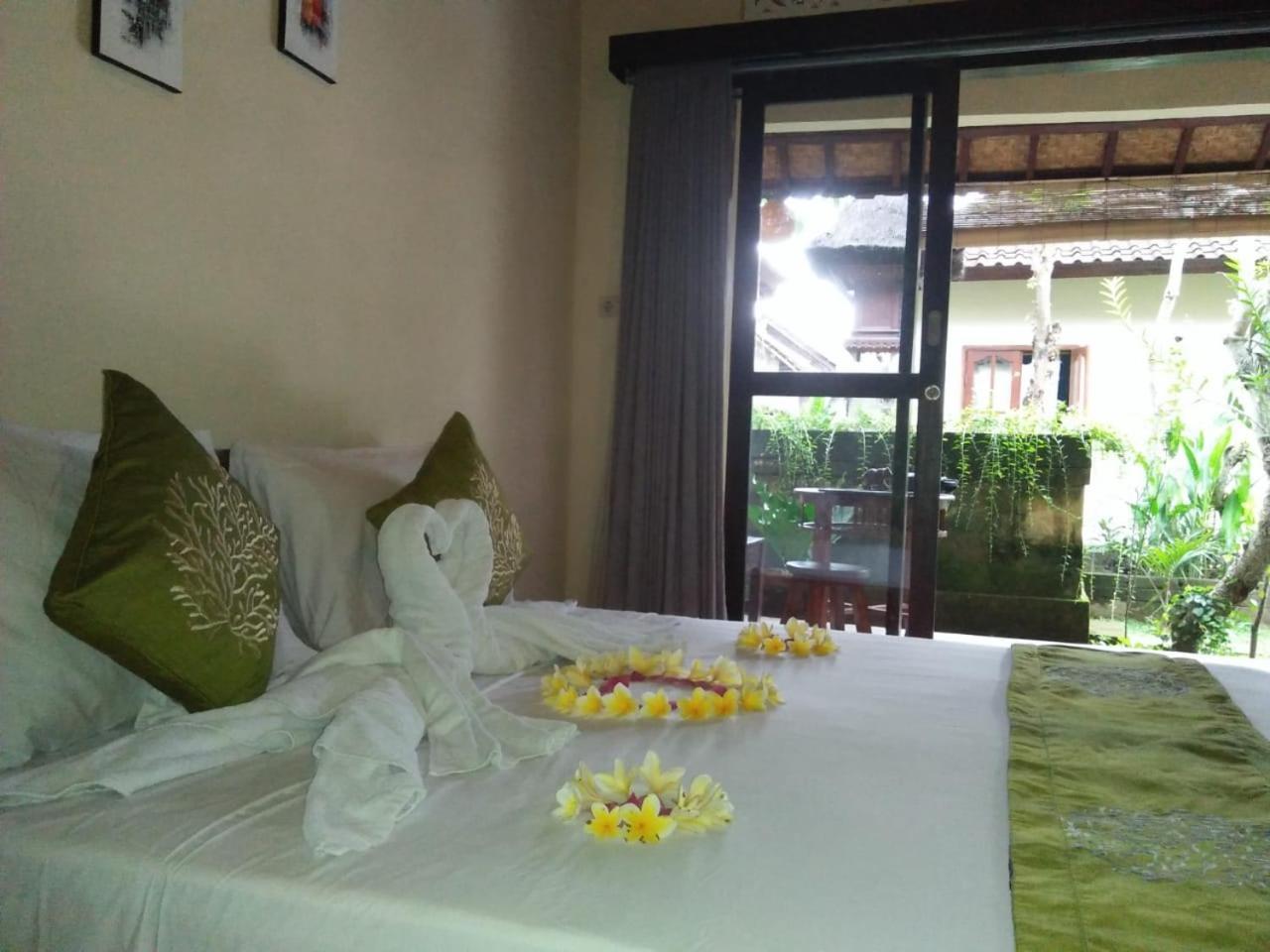 Lionk Bali House Bed and Breakfast Ubud Eksteriør billede