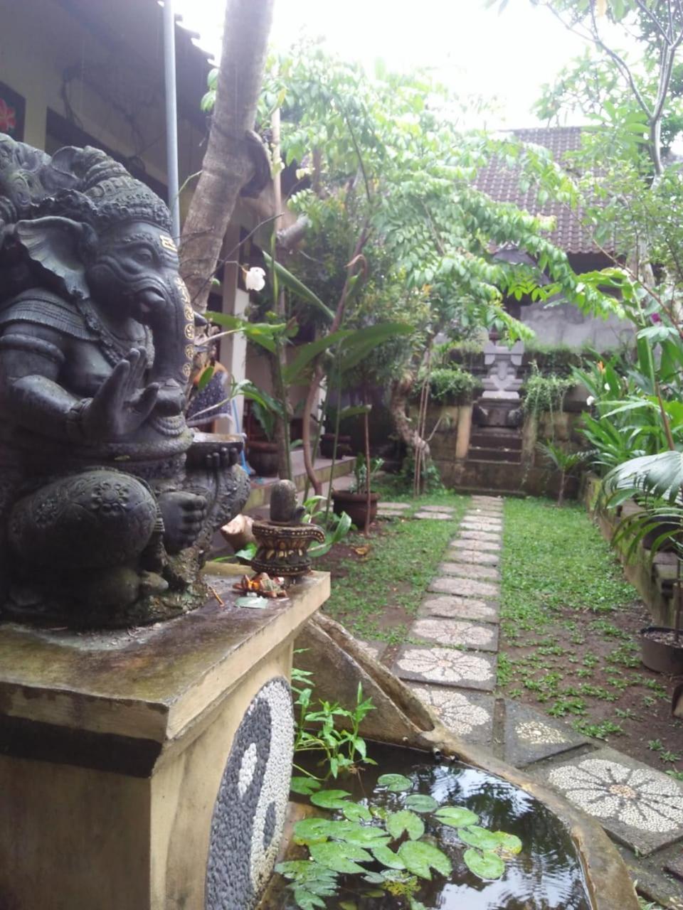 Lionk Bali House Bed and Breakfast Ubud Eksteriør billede